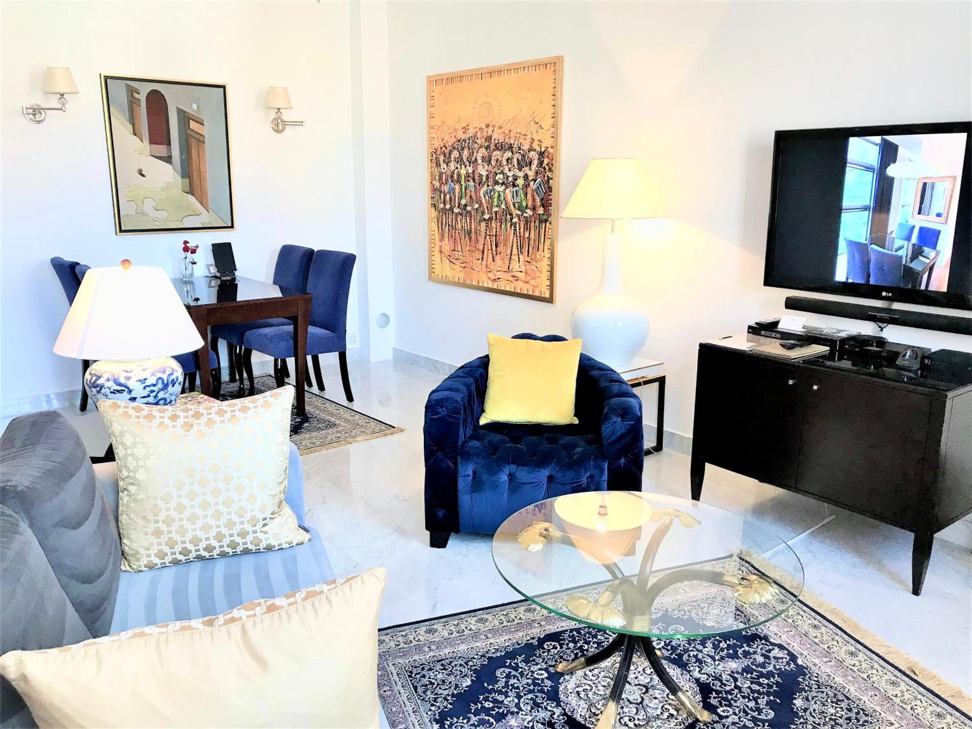 Mondrian Luxury Suites & Apartments Market Square IV Warsaw Room photo
