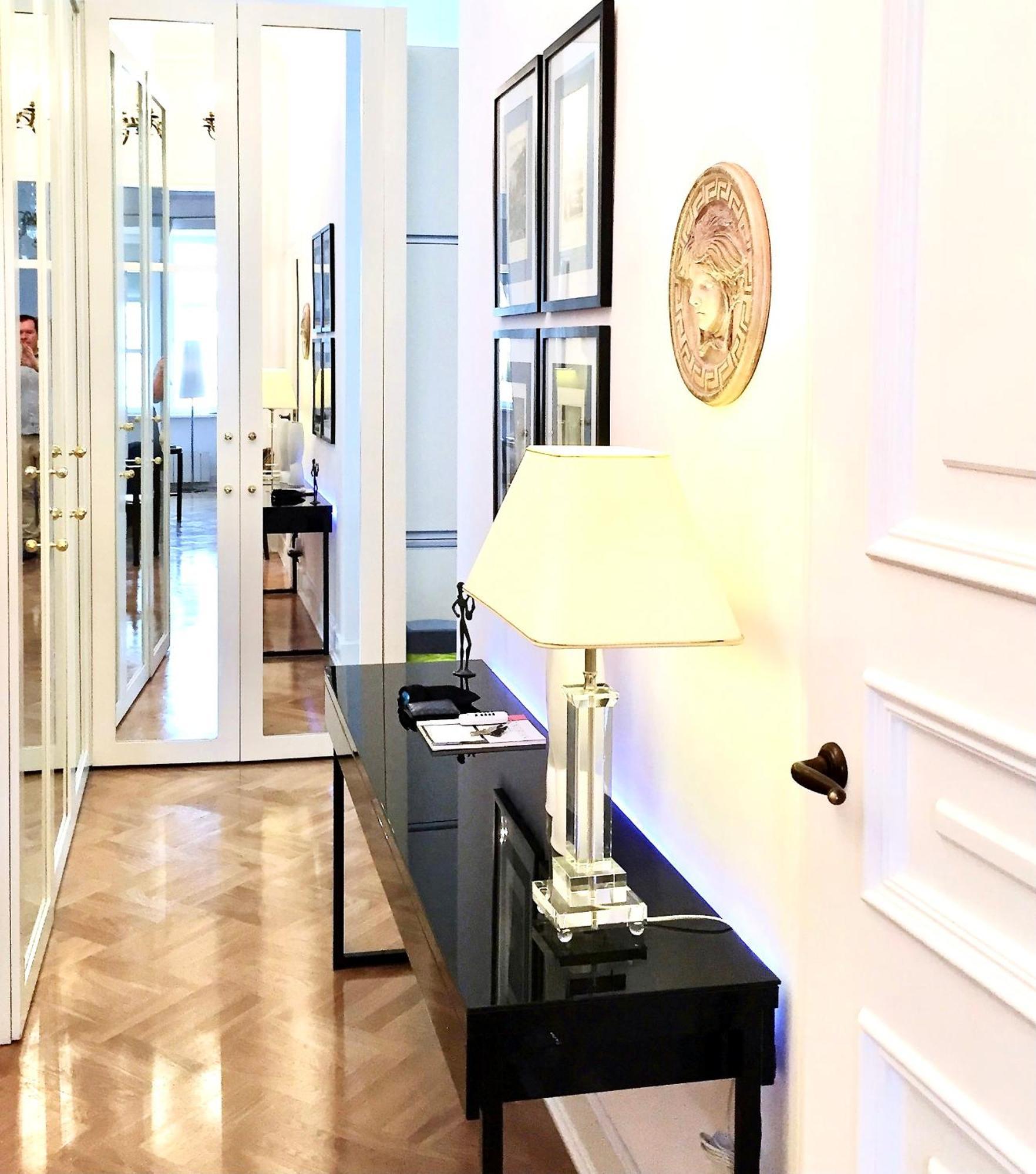 Mondrian Luxury Suites & Apartments Market Square IV Warsaw Room photo