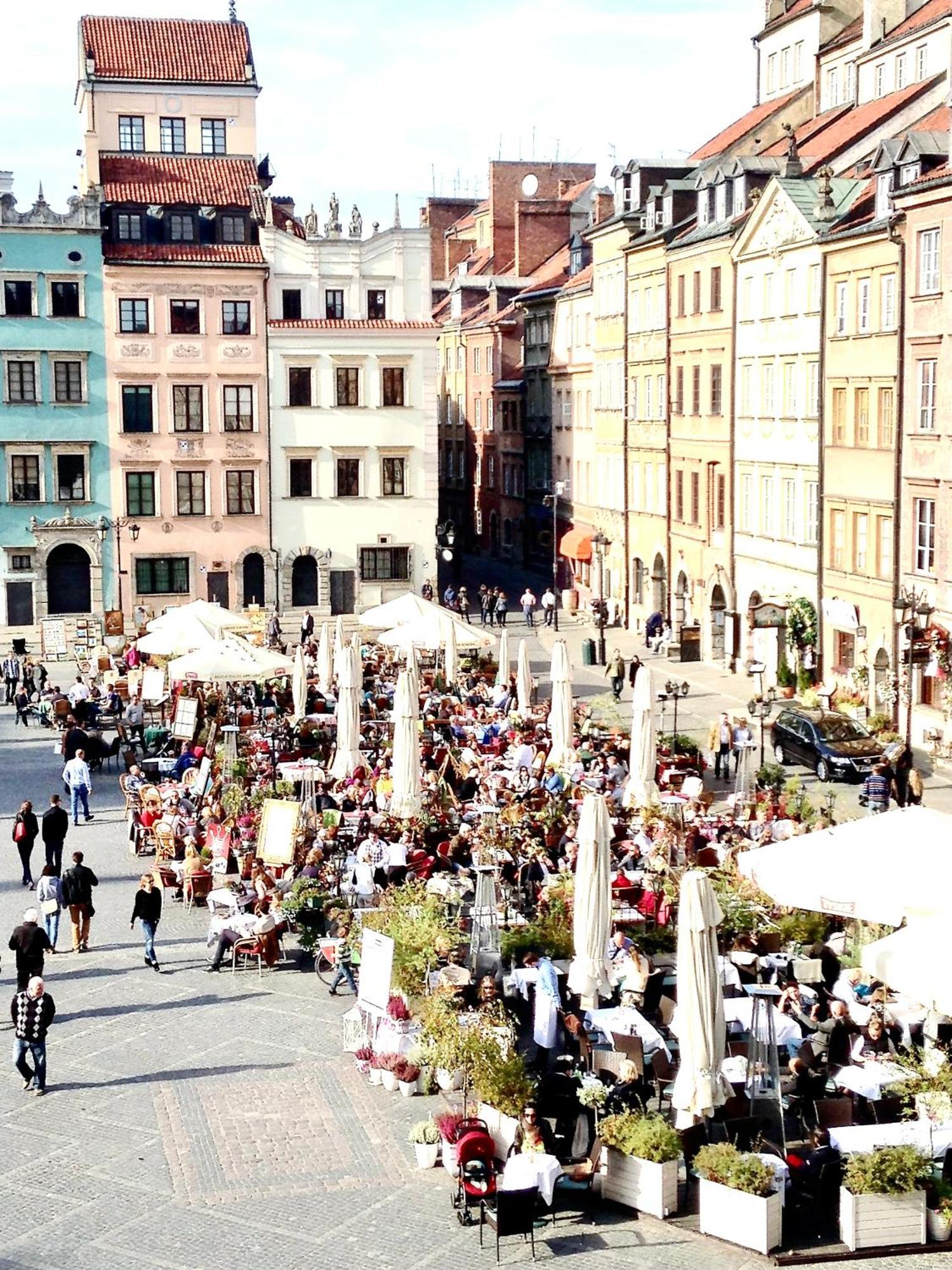 Mondrian Luxury Suites & Apartments Market Square IV Warsaw Room photo