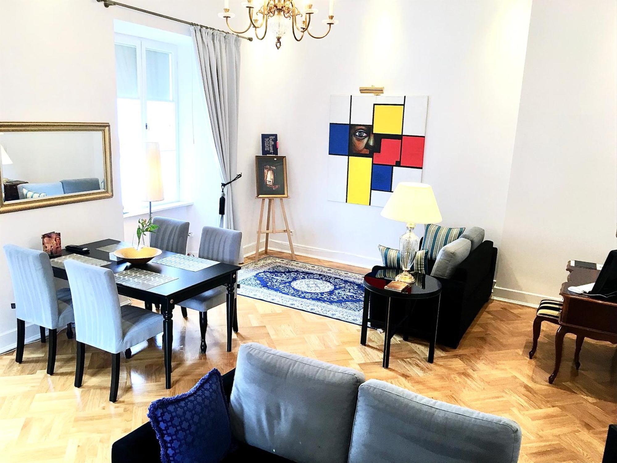 Mondrian Luxury Suites & Apartments Market Square IV Warsaw Room photo