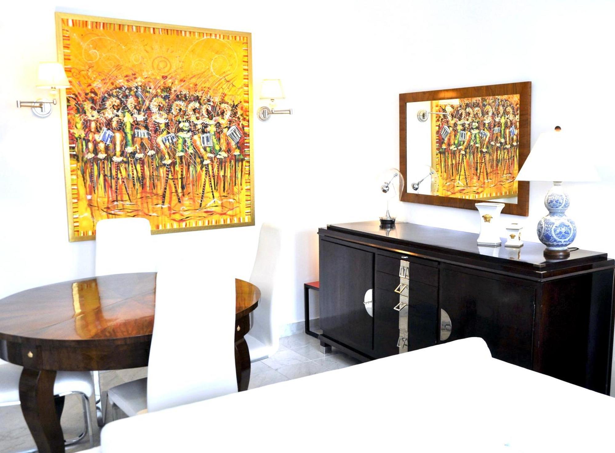 Mondrian Luxury Suites & Apartments Market Square IV Warsaw Room photo