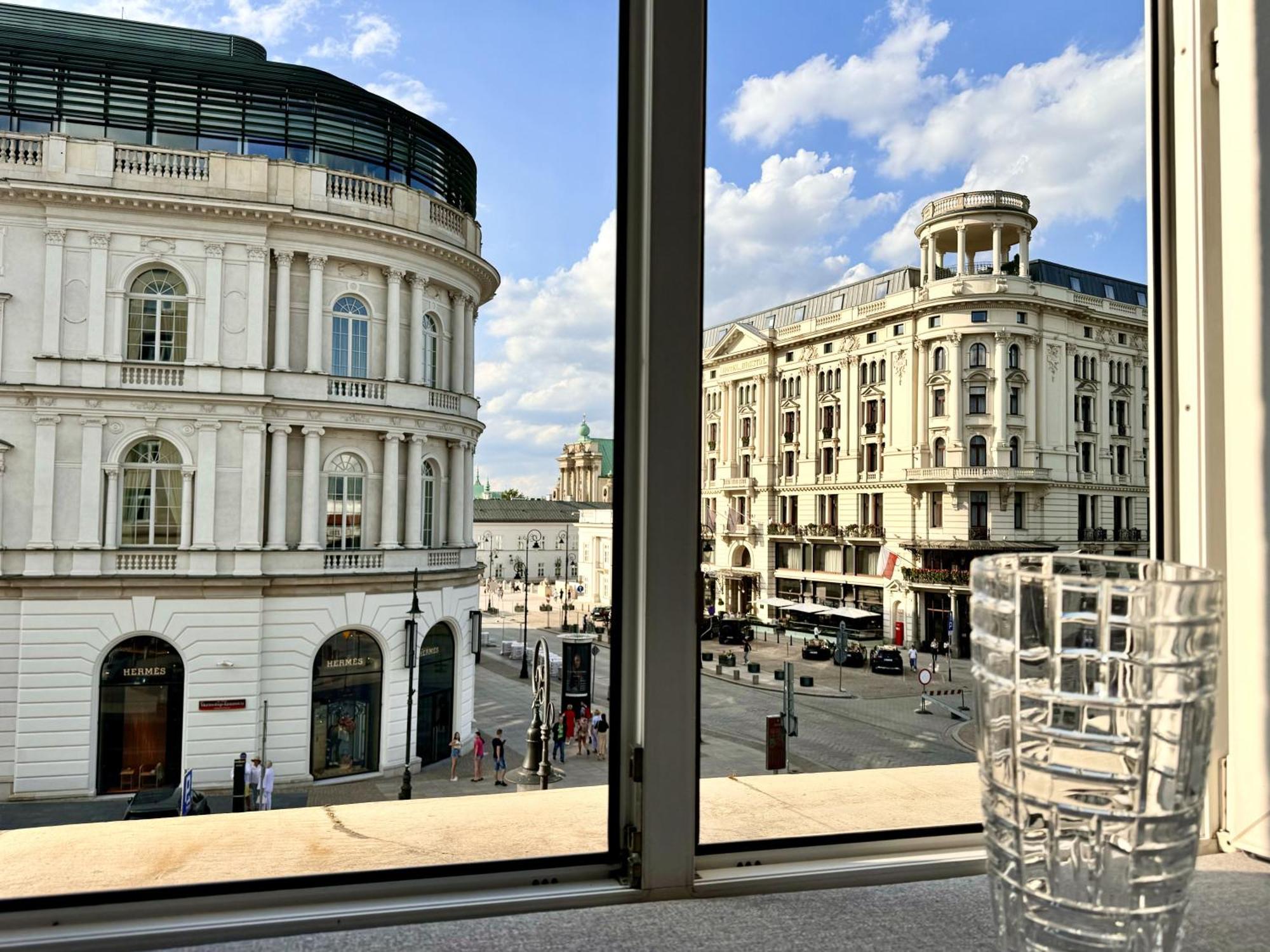 Mondrian Luxury Suites & Apartments Market Square IV Warsaw Room photo